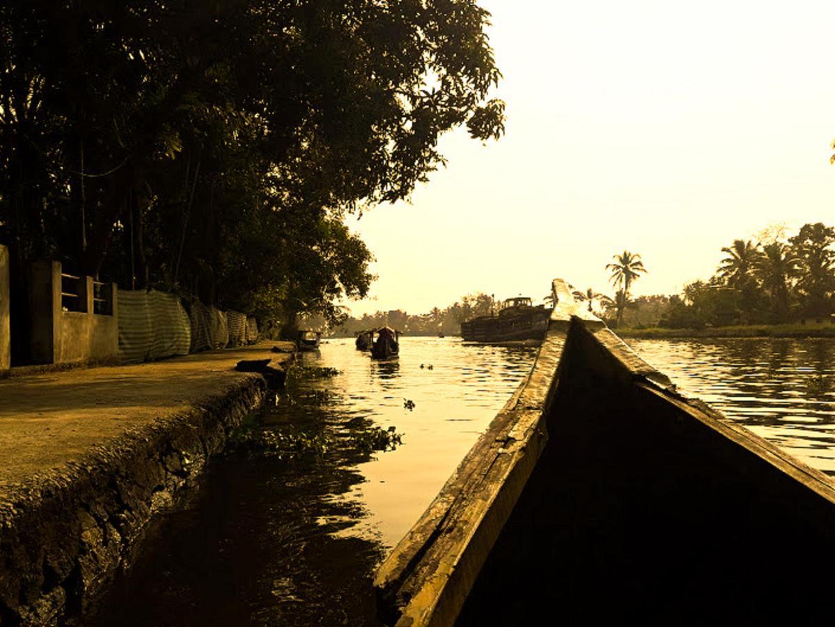 Aham Yoga Nest Bed & Breakfast Alappuzha Luaran gambar