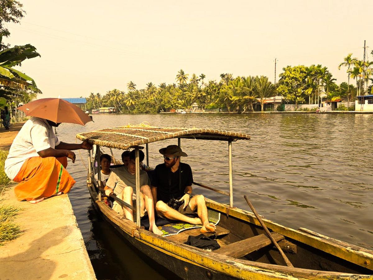 Aham Yoga Nest Bed & Breakfast Alappuzha Luaran gambar