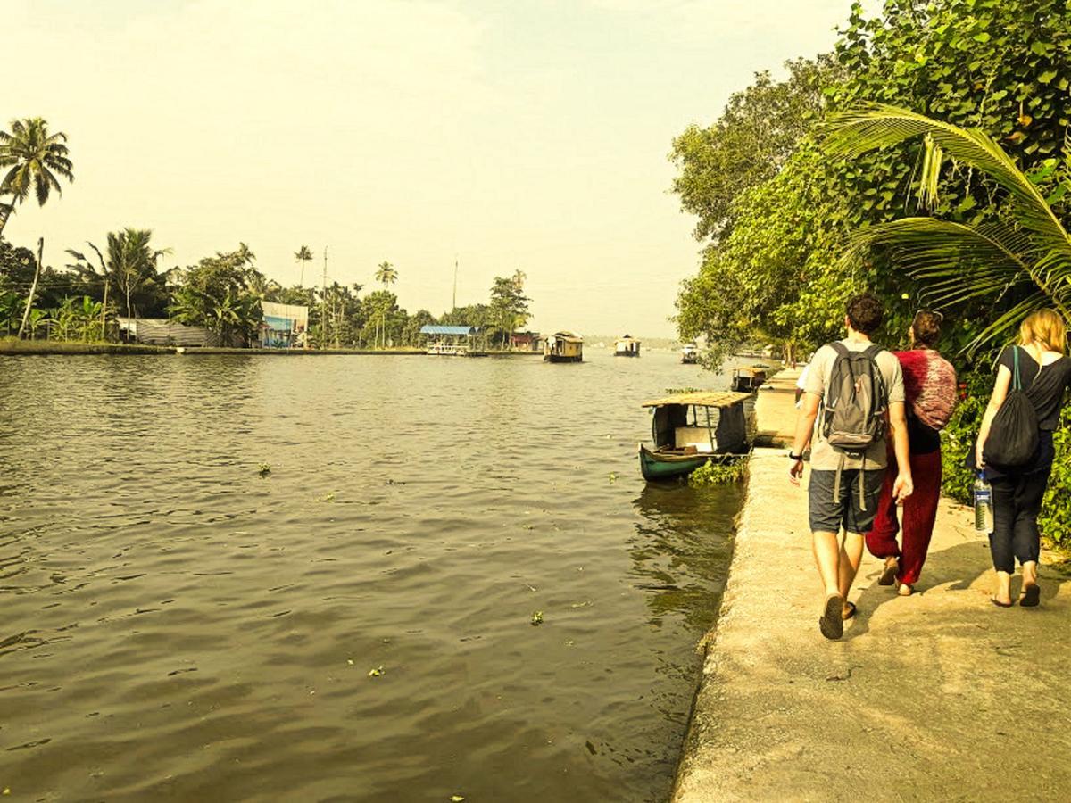 Aham Yoga Nest Bed & Breakfast Alappuzha Luaran gambar